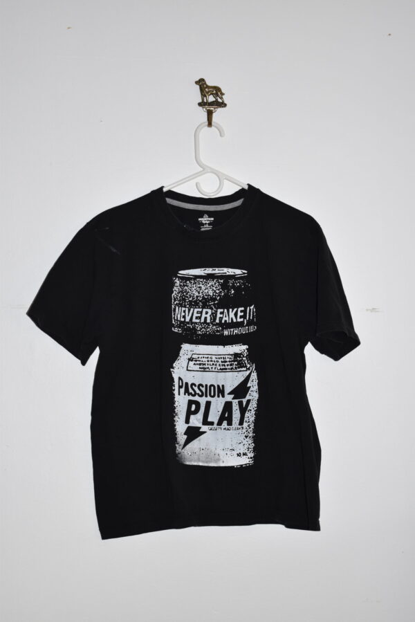 passion play L tee